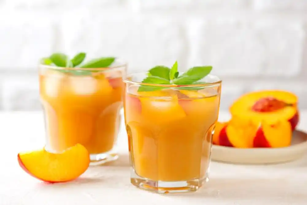 Domaći sok od breskve