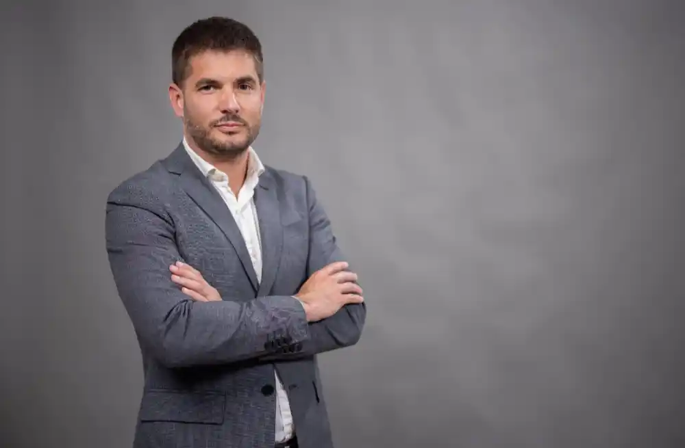 Jedino Zenović oštro osudio odluke Vlade