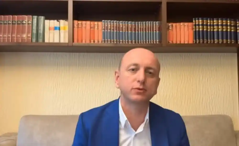 Knežević: Za Spajićevu vladu je sve što je interes srpskog naroda „tema koje nas dijeli“, ali zato kriptovalute, sumnjivi investitori, koruptivni ugovori nisu teme koje nas dijele