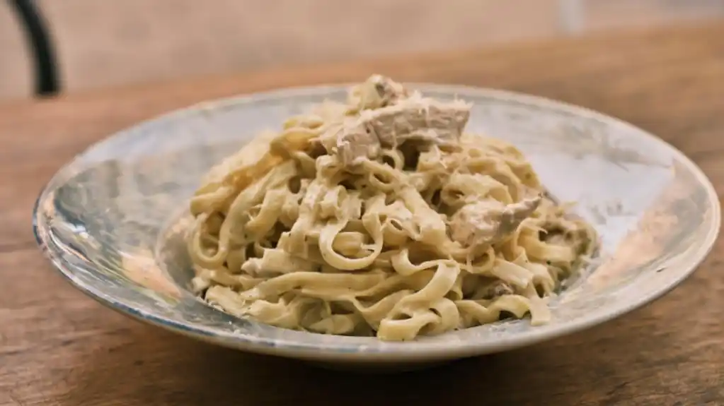 Kremasta tjestenina s piletinom: Ručak na stolu za manje od pola sata