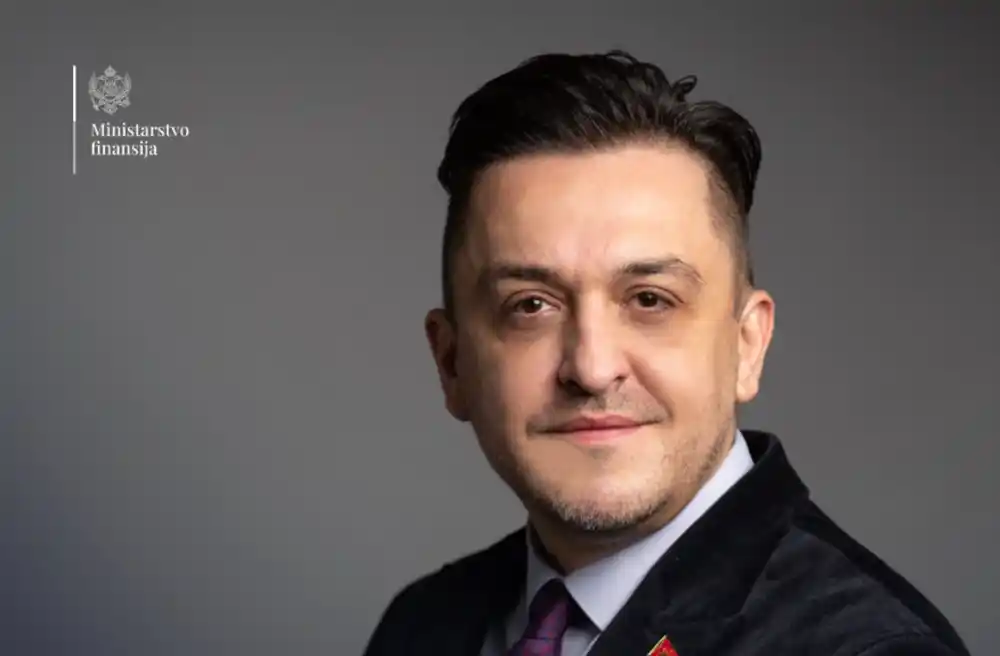 Medojević: Ministar finansija Vuković, kao srednjoškolac „obnaša“ 30 funkcija!! Šta bi tek radio da je završio fakultet?