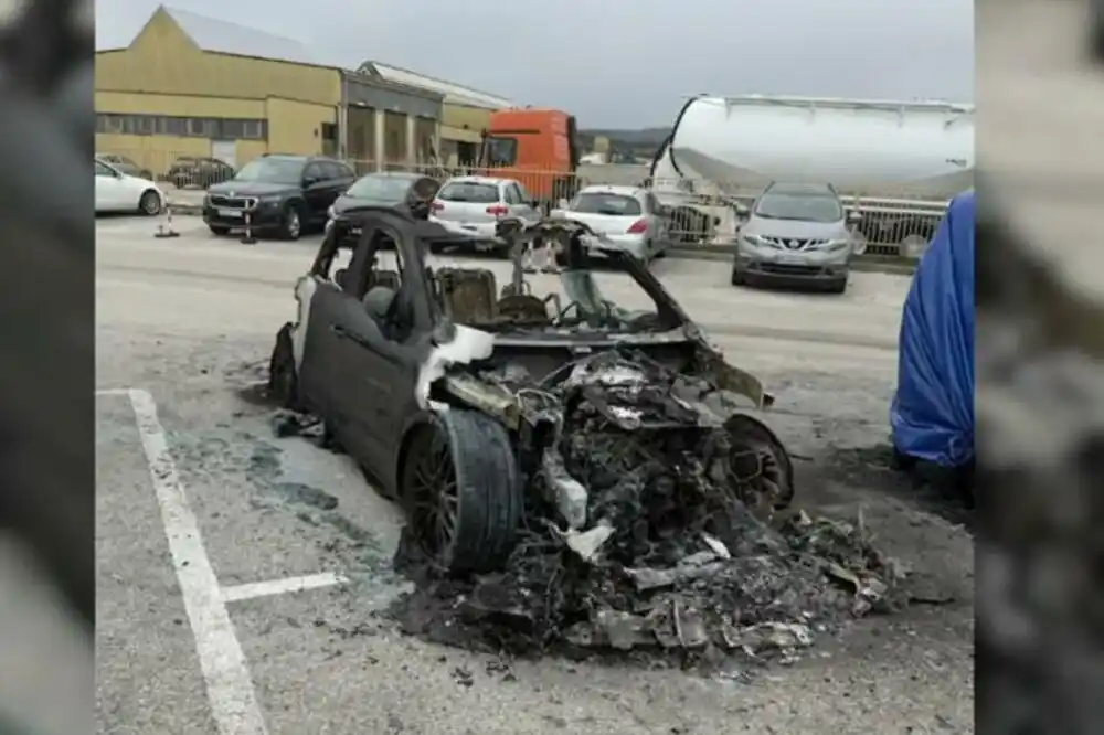 Na carinskom terminalu u Nikšiću izgorio luksuzni auto, vlasnik tvrdi da je policiji i sam postao osumnjičen