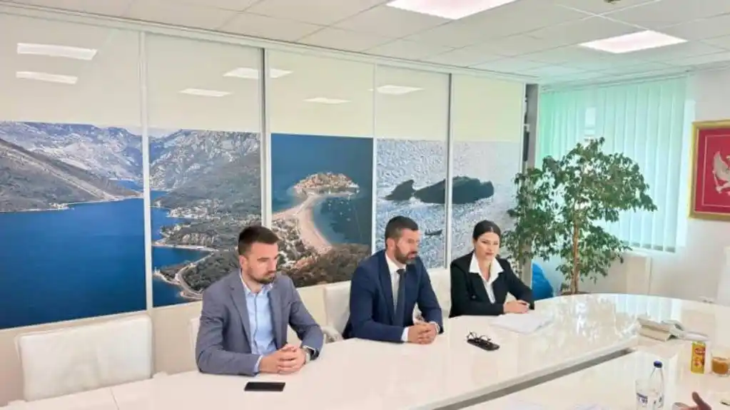 Nakon sastanka Butorovića sa direktorom JPMD, Carević uklonio stubove