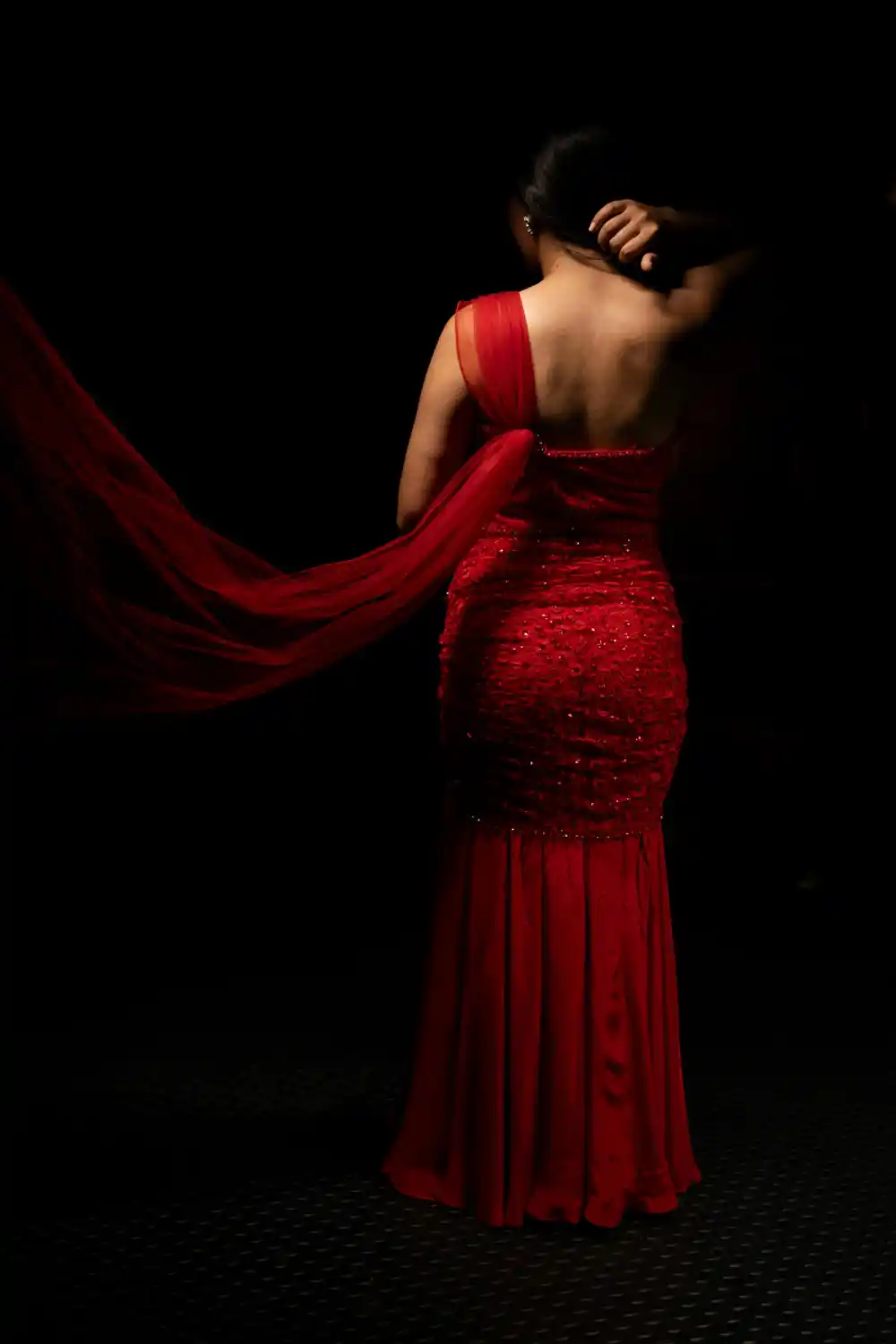 Nikako ne nosite CRVENU BOJU kao GOST NA SVADBI: Razlog će vas zabezeknuti