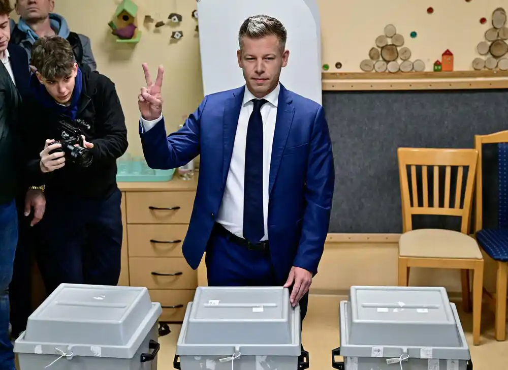 Orban upozorava da „nijedan patriota ne smije ostati kod kuće“, Mađar poručuje – danas pišemo istoriju