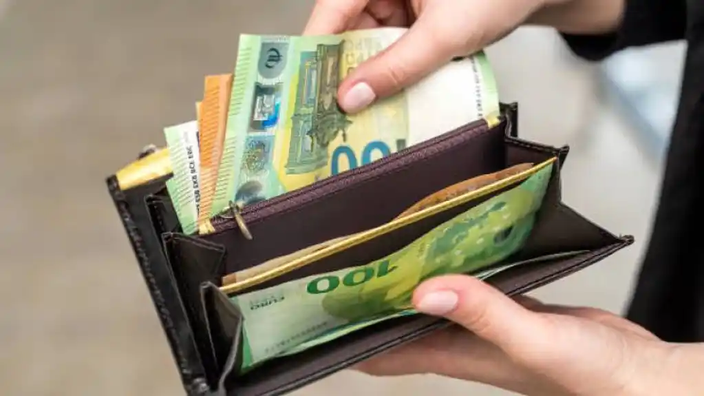 Prosječna plata u februaru iznosila 1.025 eura