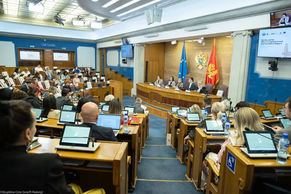 Starosna granica za penziju na 67 godina: Vlast tvrdi da je neophodno, opozicija upozorava na posljedice