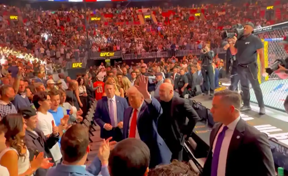 Tramp na UFC borbi dok su propadali mirovni pregovori s Iranom