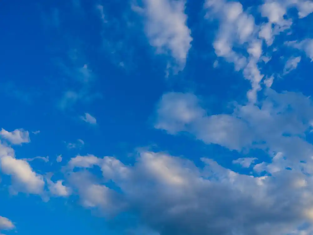 Danas na jugu pretežno sunčano, na sjeveru promjenljivo oblačno sa mogućom kratkotrajnom kišom