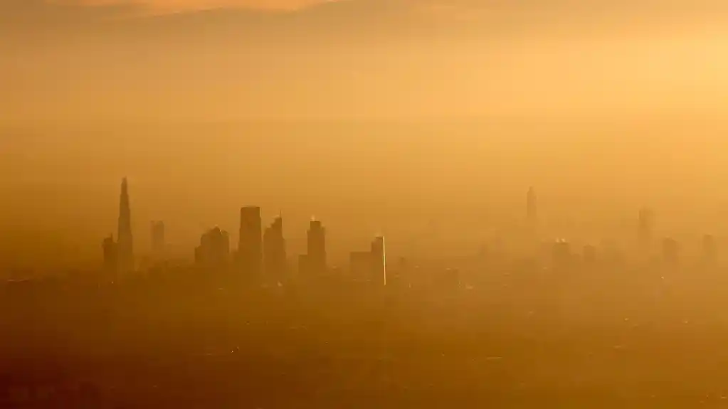 Udisao izduvne gasove da sazna šta zagađenje radi njegovom tijelu