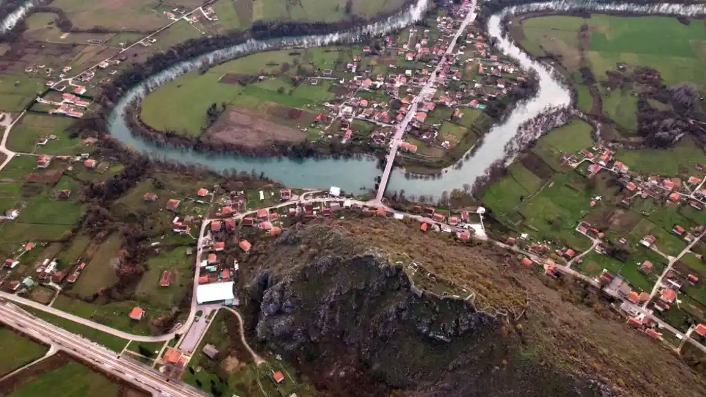 Vlada dala tri parcele za proširenje groblja u Zuri kod Spuža: Opštini ustupljeno 20.000 kvadrata zemljišta