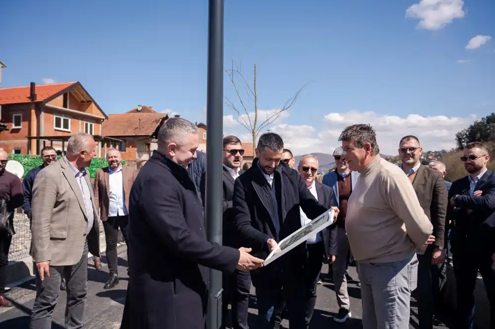 Živković sa građanima Bijelog Polja: Smjena državne vlasti jedini način da Crna Gora izađe iz perioda propadanja, vlast u Bijelom Polju nastavlja da radi u korist građana