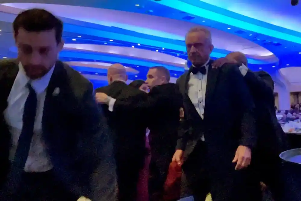 Zvaničnik: Tramp vjerovatno bio meta pucnjave na večeri dopisnika iz Bijele kuće