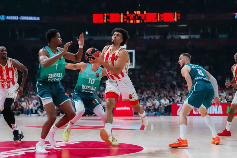 Zvezda u Lionu osigurala plej-in Evrolige, poraz Partizana na oproštaju od Duška Vujoševića