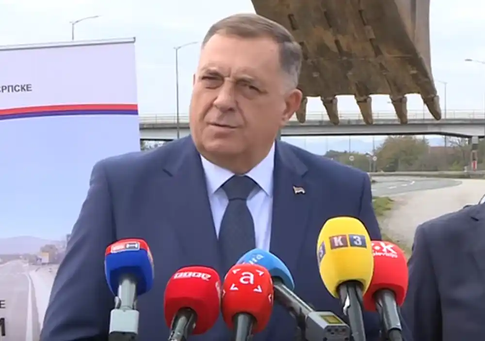 Dodik: Brutalni zločin u Tuzli nije samo istorijski podatak, već rana koja peče