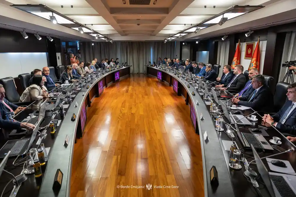 Eurobarometar: Vladi vjeruje 54 odsto građana