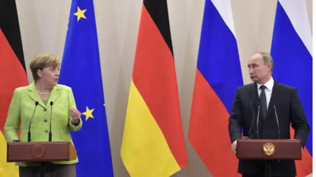 Fajnenšel tajms: Angela Merkel i Mario Dragi mogući pregovarači EU sa Putinom