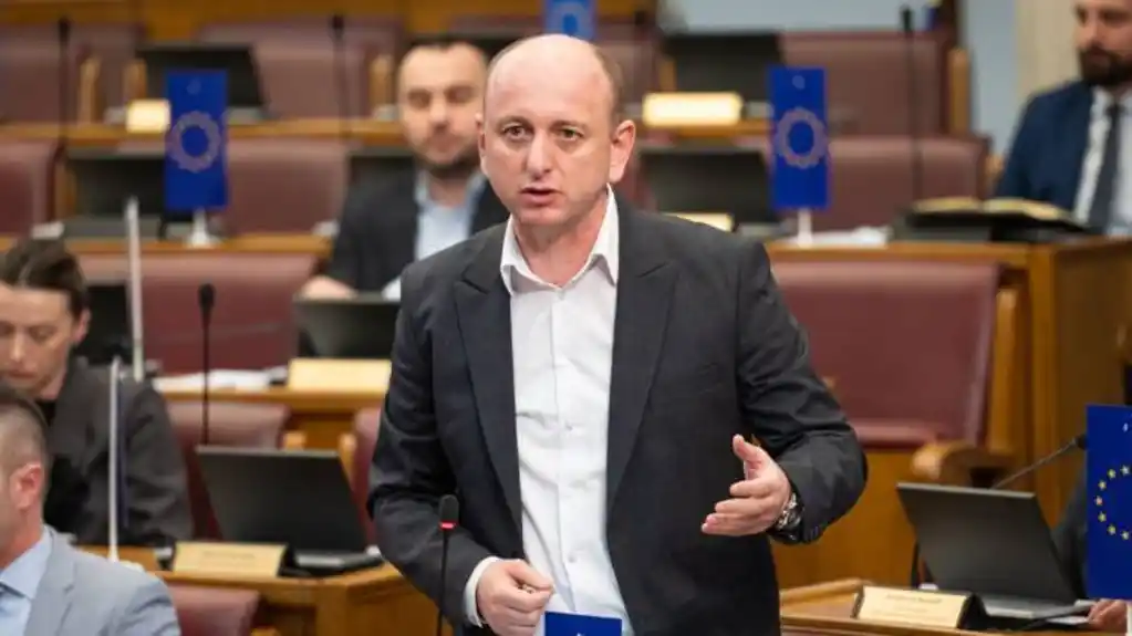 Knežević: Nećemo dozvoliti prinudnu upravu