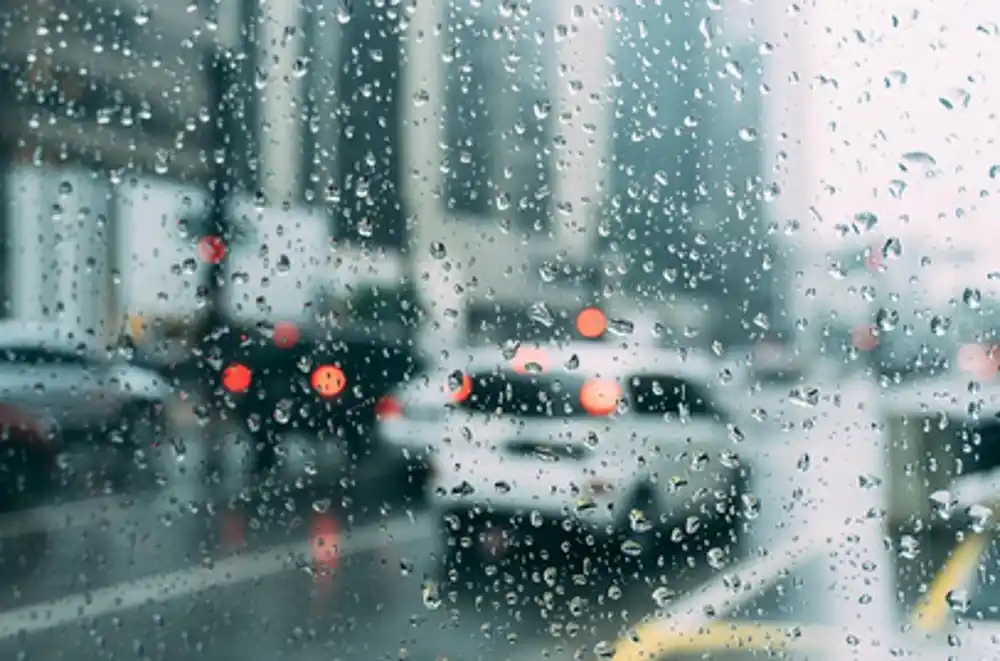 Kolovozi mokri, savjetuje se oprezna vožnja