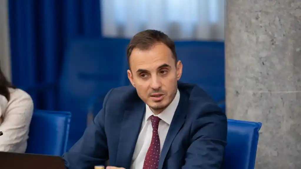 Konatar: Država ne smije živjeti samo od kredita, potrebna nam je nova ekonomska politika