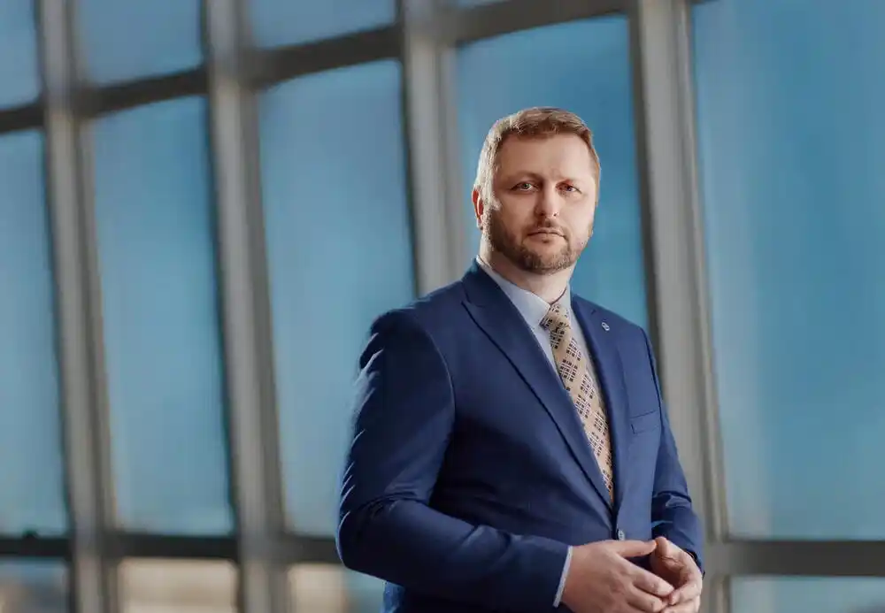 Kredite vraćaju, uz plate primaju naknade i zimnice: Imovinski kartoni političkih lidera u Tivtu