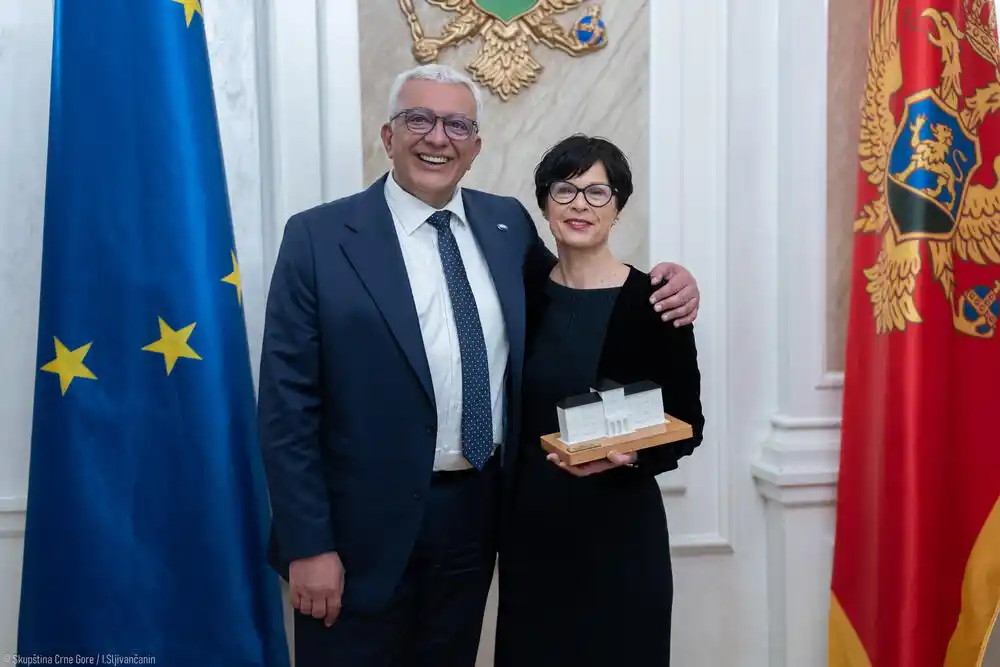 Mandić puca na najviše fotelje: Šta znači odlazak šefa parlamenta na prijem povodom godišnjice obnove nezavisnosti