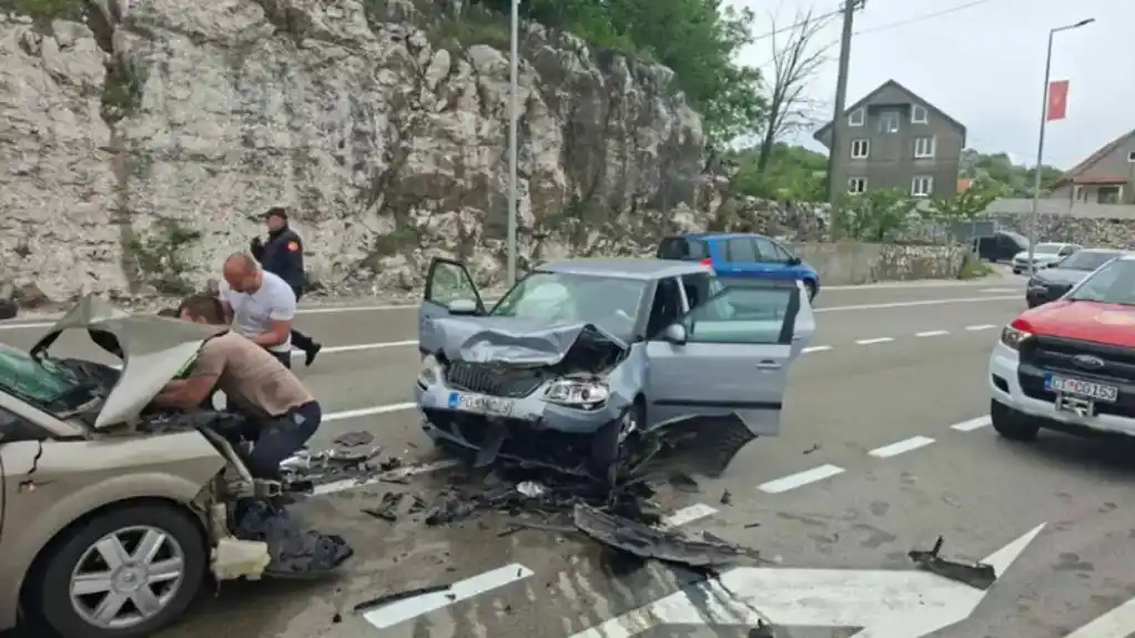 Saobraćajna nezgoda na Kruševom Ždrijelu, povrijeđene tri osobe