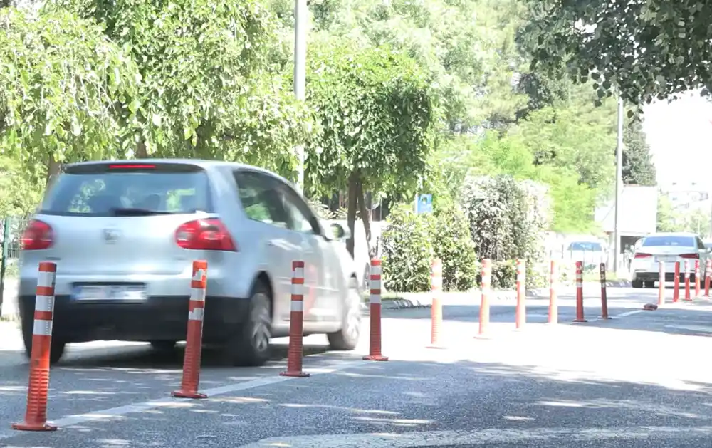 Saobraćajni kolaps u Podgorici: Između manjka kulture vozača, PVC stubića i strožih kazni