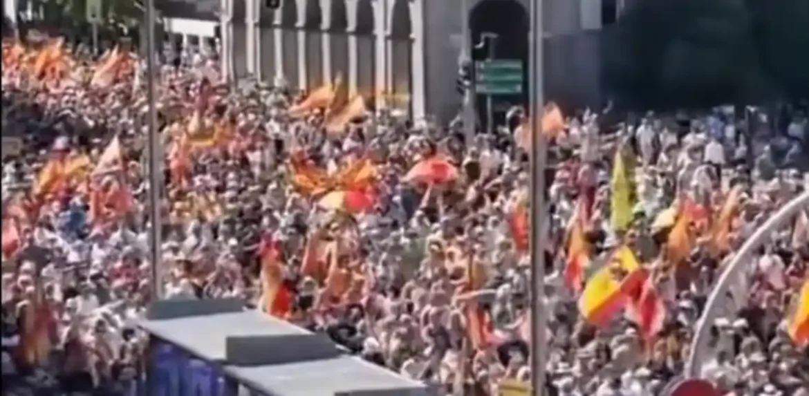 Španci izašli na protest zbog visokih troškova stanovanja: „Želimo komšije, a ne turiste“