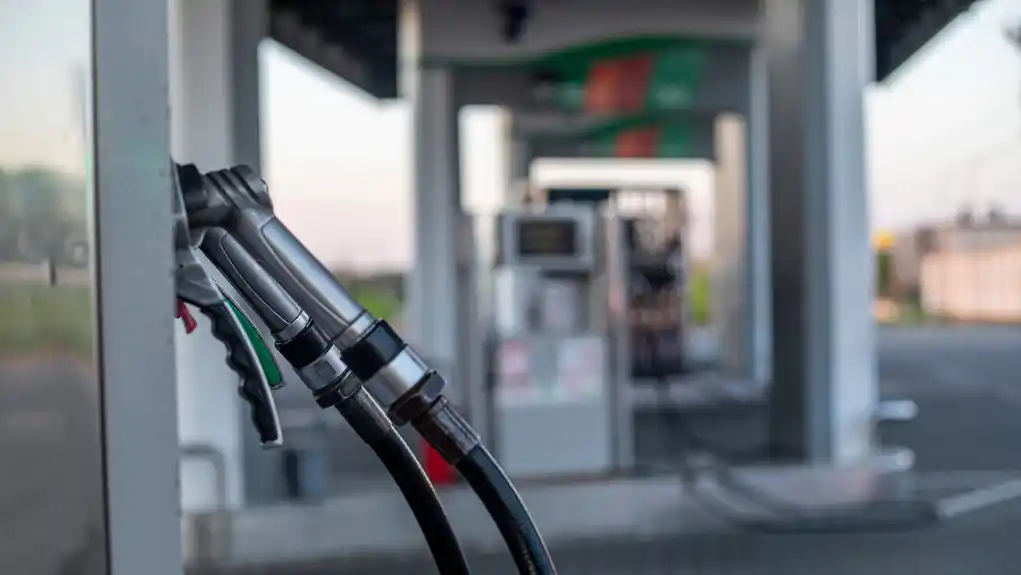 Trampov rat stigao do pumpi: Bijelu kuću sve više brinu cijene goriva i bijes birača