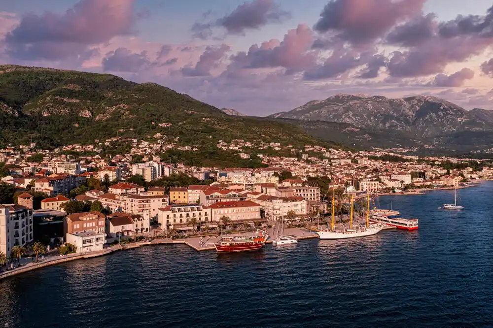 Turista u Tivtu kao i lani