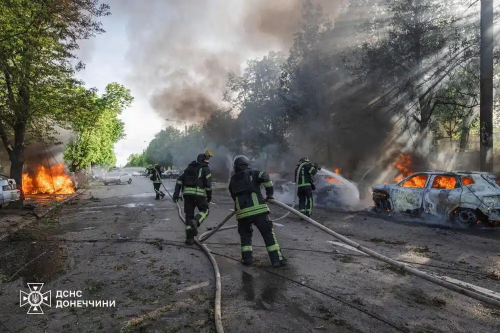 Ukrajina tvrdi da Rusija nastavlja napade uprkos primirju, Zelenski sa Stubom razgovarao o okončanju rata