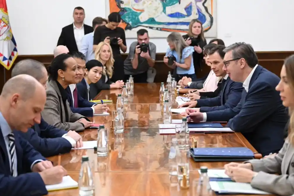 Vučić sa predstavnicima MMF: Srbija uspijeva da održi dobru fiskalnu poziciju