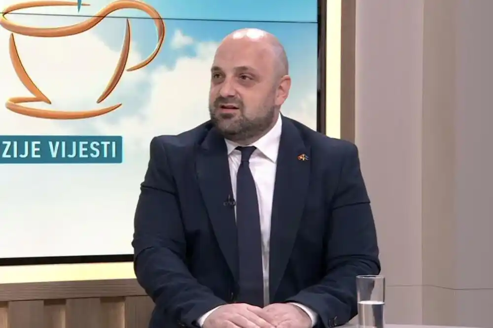 Božović: U pripremi novi zakonski okvir kojim će se regulisati zloupotreba vještačke inteligencije