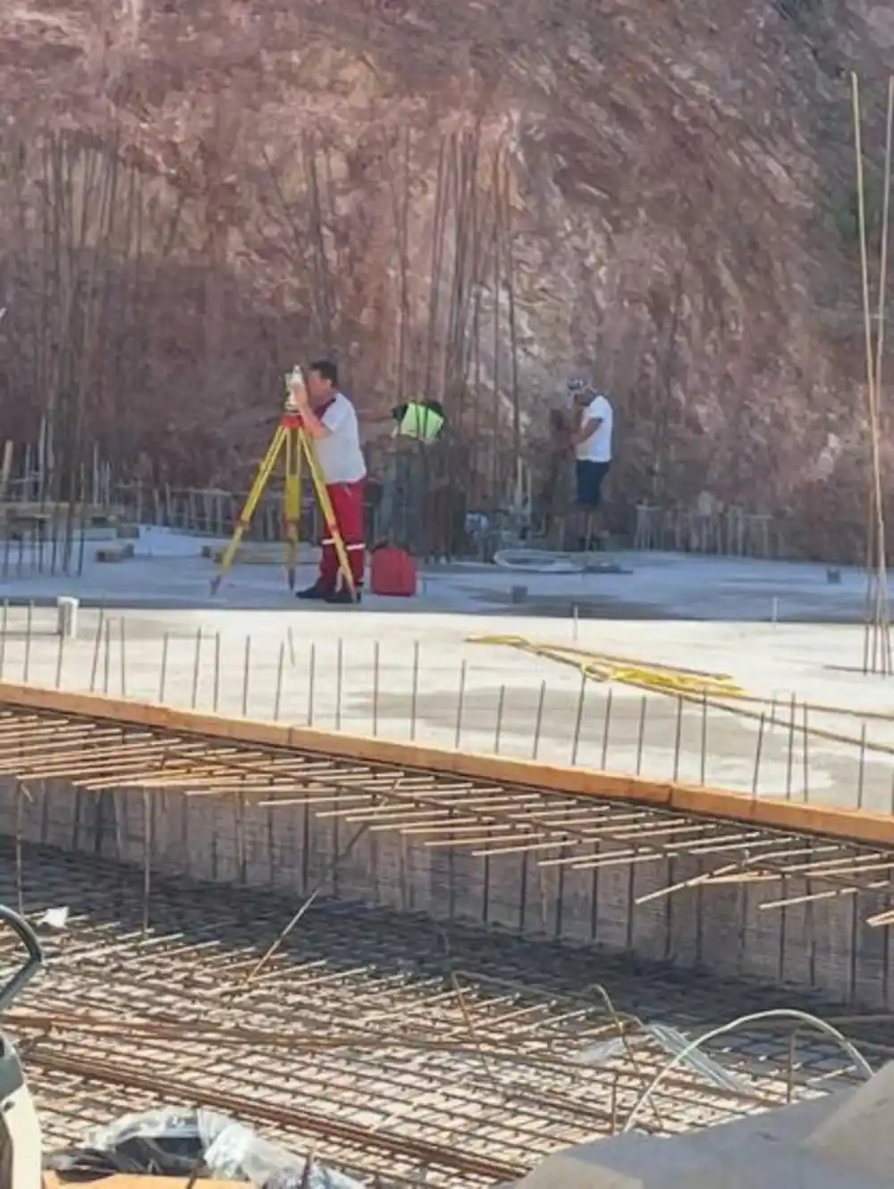 Budva: Građevinske mašine i dalje rade uprkos turističkoj sezoni