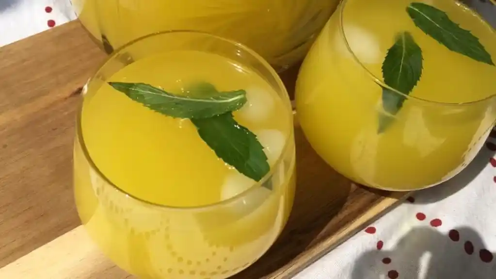 Domaća limunada kao iz restorana: Tajna savršenog ukusa krije se u jednom koraku
