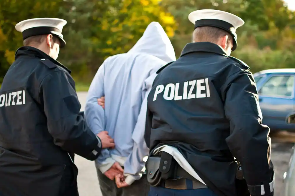 Dortmund: Srpski državljanin ranio policajca, svoju djecu držao kao taoce