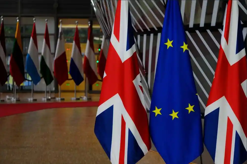 EU ponovo razmatra održavanje julskog samita sa Britanijom nakon Starmerove najave ostavke