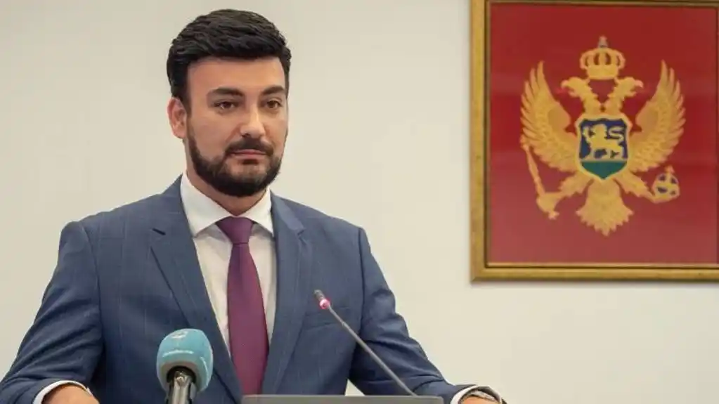 Jovanović: Sumnjam da se iza priče oko parkinga „Budvanske rivijere“ u Petrovcu krije privatni intersi i politički dil