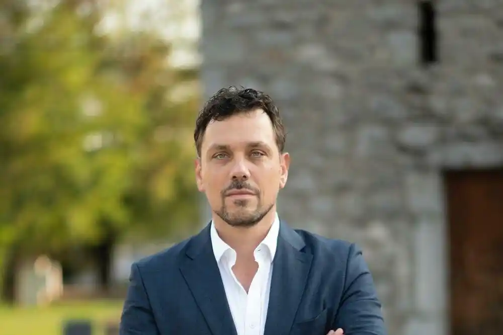 Kadić uložio žalbu na rješenje o udaljenju s posla i tvrdi: Nezakonito i novo imenovanje