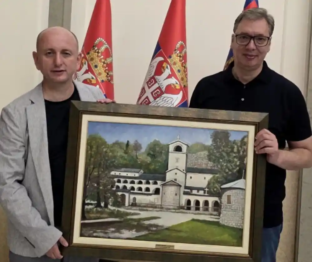 Knežević poklonio Vučiću sliku na kojoj je Cetinjski manastir