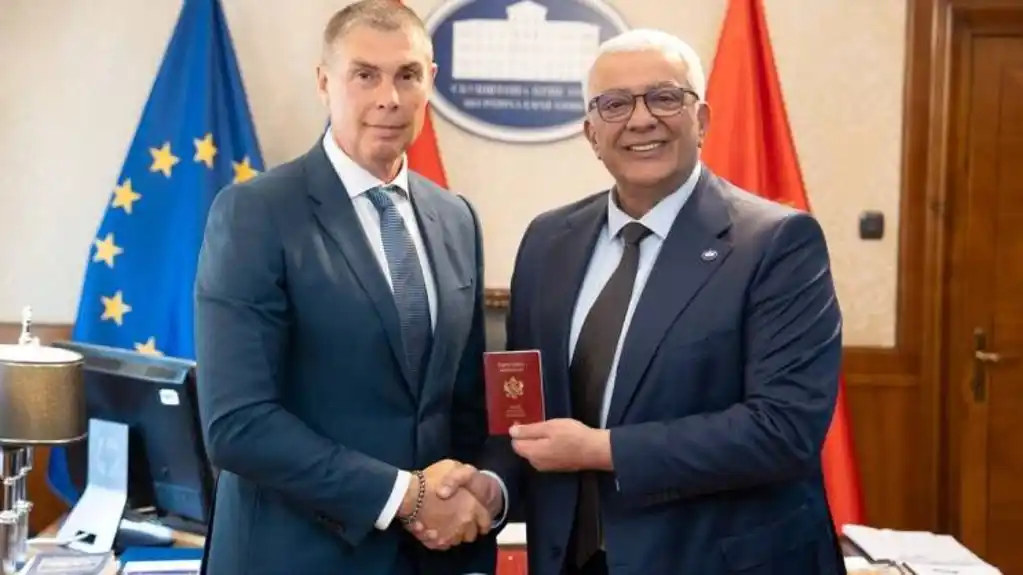 Mandić čestitao Aleksandru Klemenku dobijanje pasoša Crne Gore