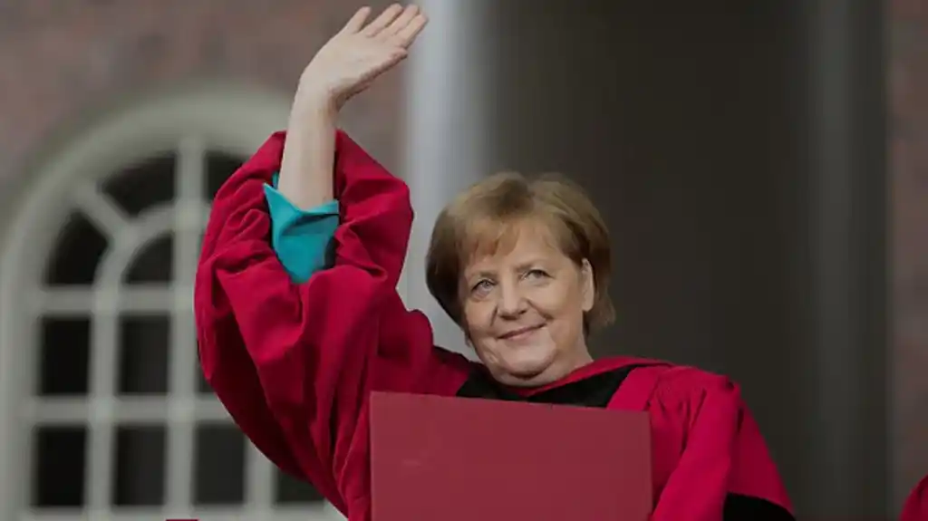 Merkel dobila službeni portret: “Neobično je postajati dio istorije”
