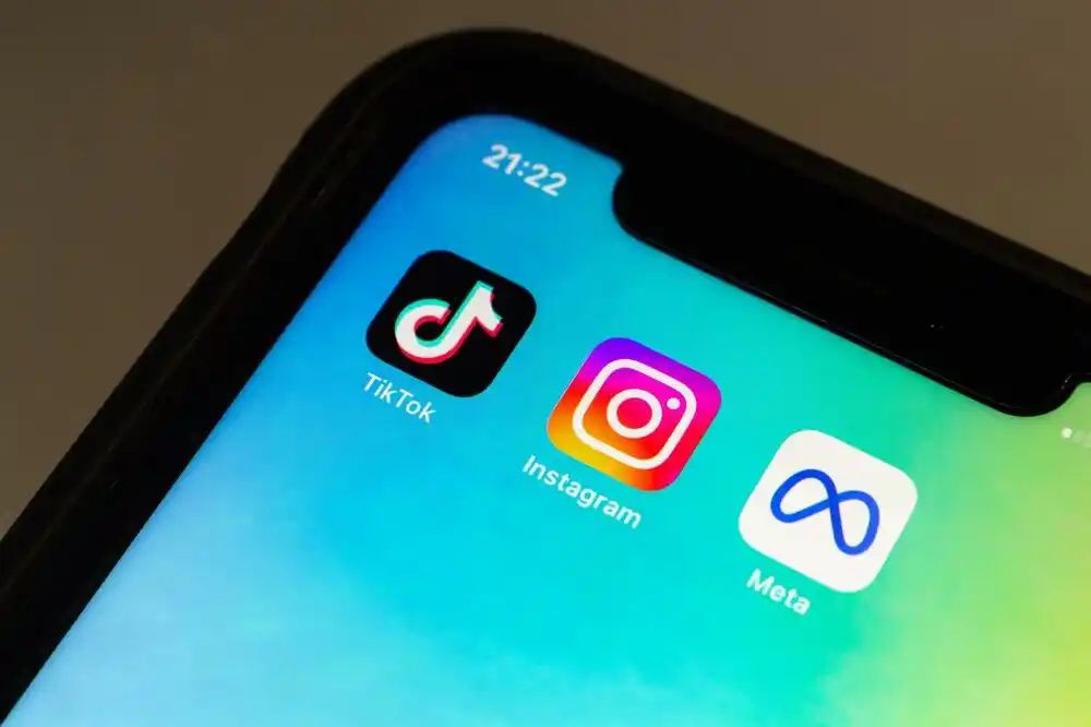 Meta prikuplja naše podatke na sve strane – legalno?