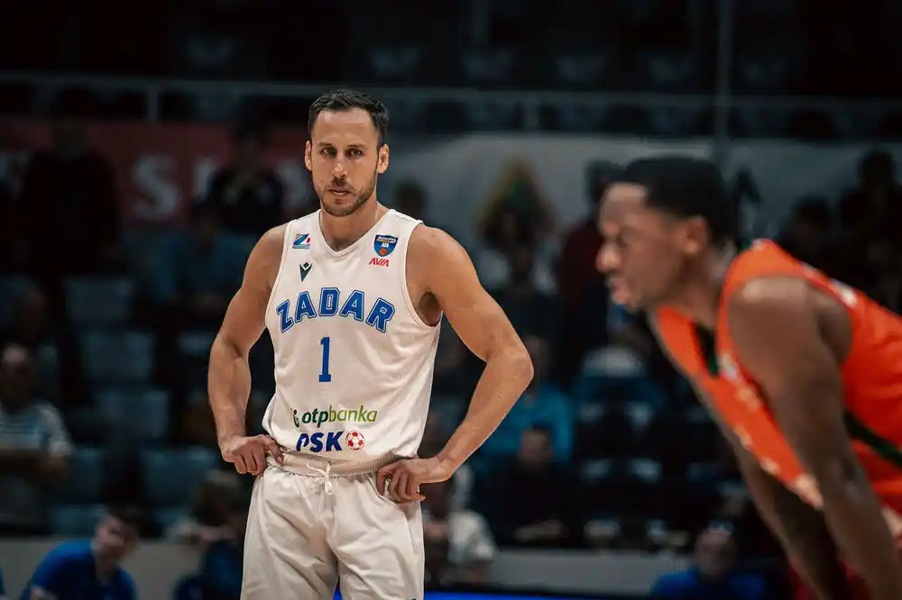 Mihailović zatrpao koš Cibone, Zadar vratio brejk i došao na korak od titule