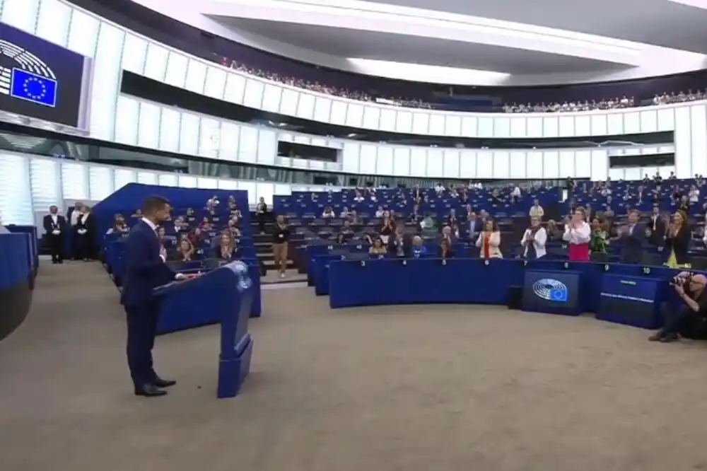 Milatović dobio aplauz poslanika EP: „Poruka naše države odjeknula je u srcu evropske demokratije“