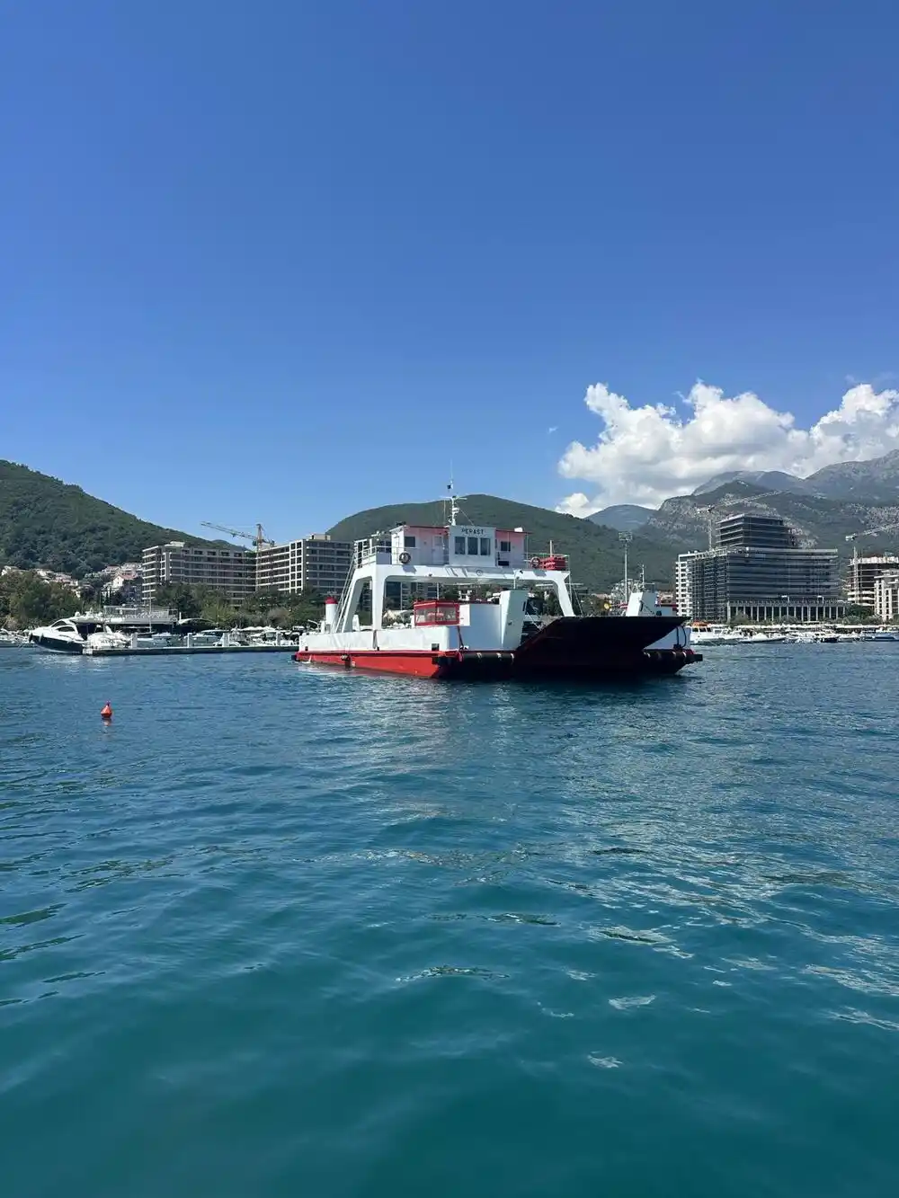 Morsko dobro ponovo trajektom doprema opremu za Luku Budva