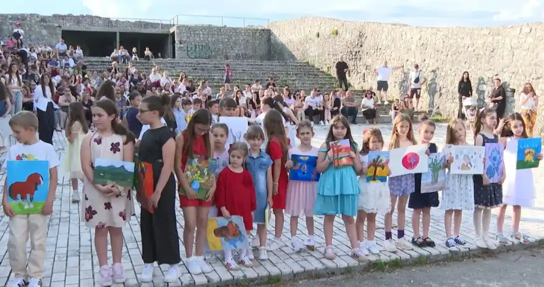 Nikšić: Na tvrđavi Bedem otvorena izložba radova polaznika Ateljea „Put“