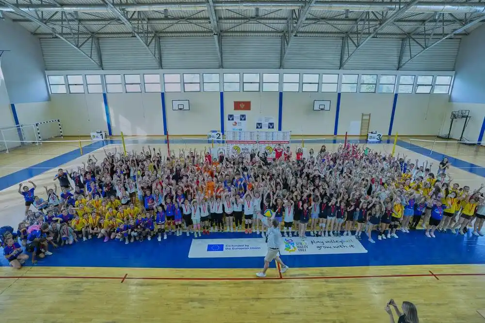 OSCG podijelio medalje za preko 700 dječaka i djevojčica: Uspješno završena 9. sezona projekta „Mini odbojka“