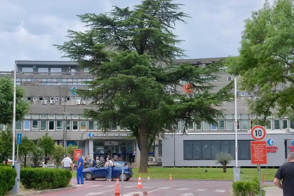 Paravan za propuste i lične interese: v.d. direktora Klinike za ortopediju tvrdi da kolege konstruišu aferu